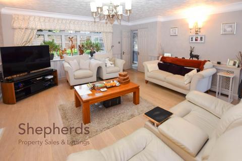 4 bedroom detached house for sale, Woodside, Cheshunt EN7