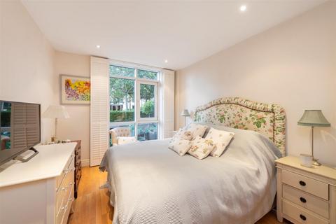 4 bedroom flat for sale, Lensbury Avenue, London, SW6