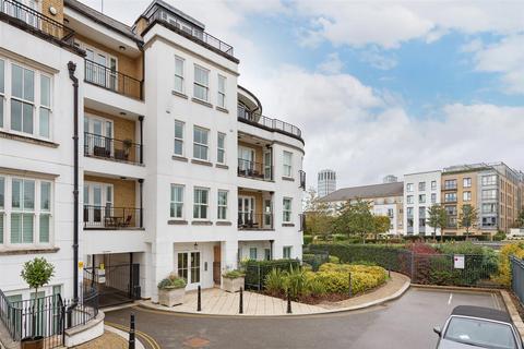 3 bedroom flat for sale, Imperial Crescent, London, SW6