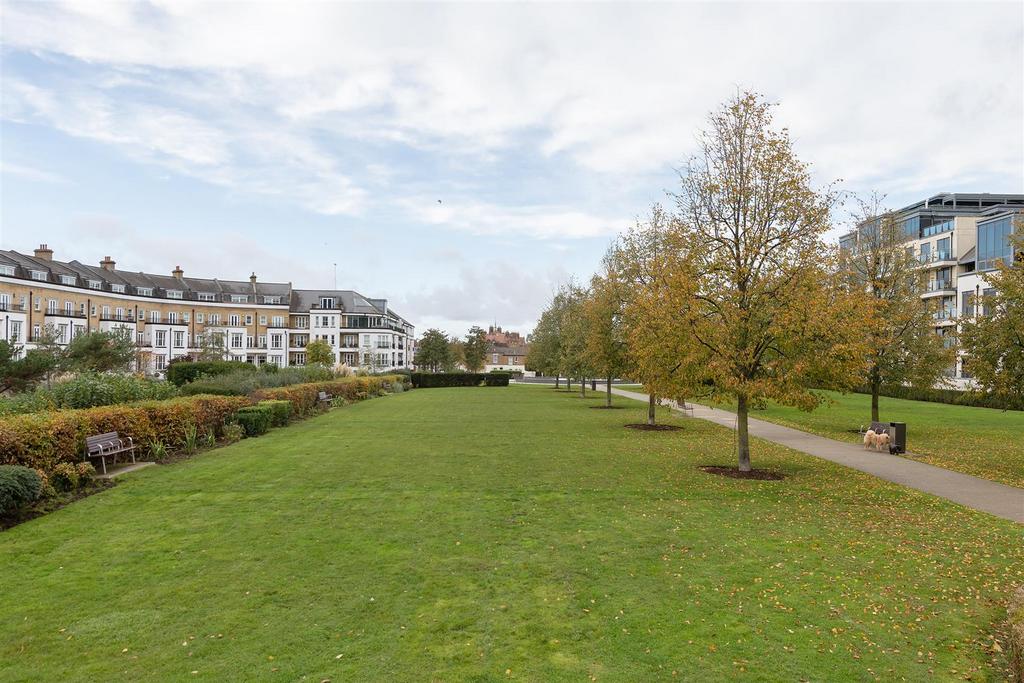 1 Aspect Court Lo-25.jpg