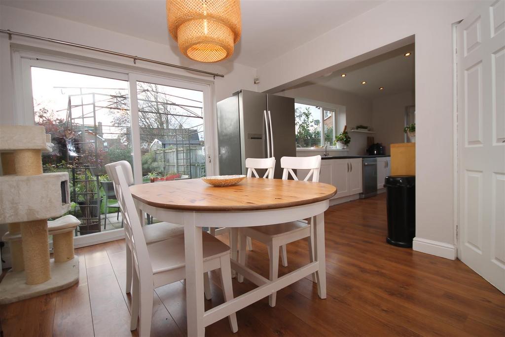 Ridgely Drive, Ponteland, Newcastle upon Tyne, Northumberland 3 bed