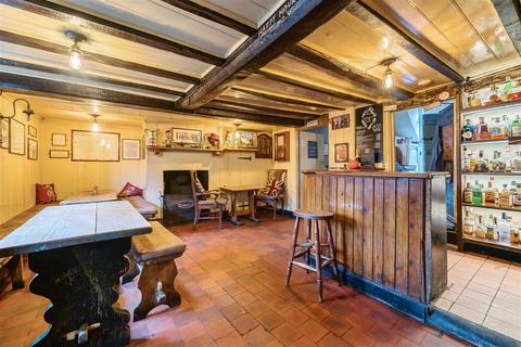 Property for sale, Henley, Nr Haslemere GRADE II LISTED PUB