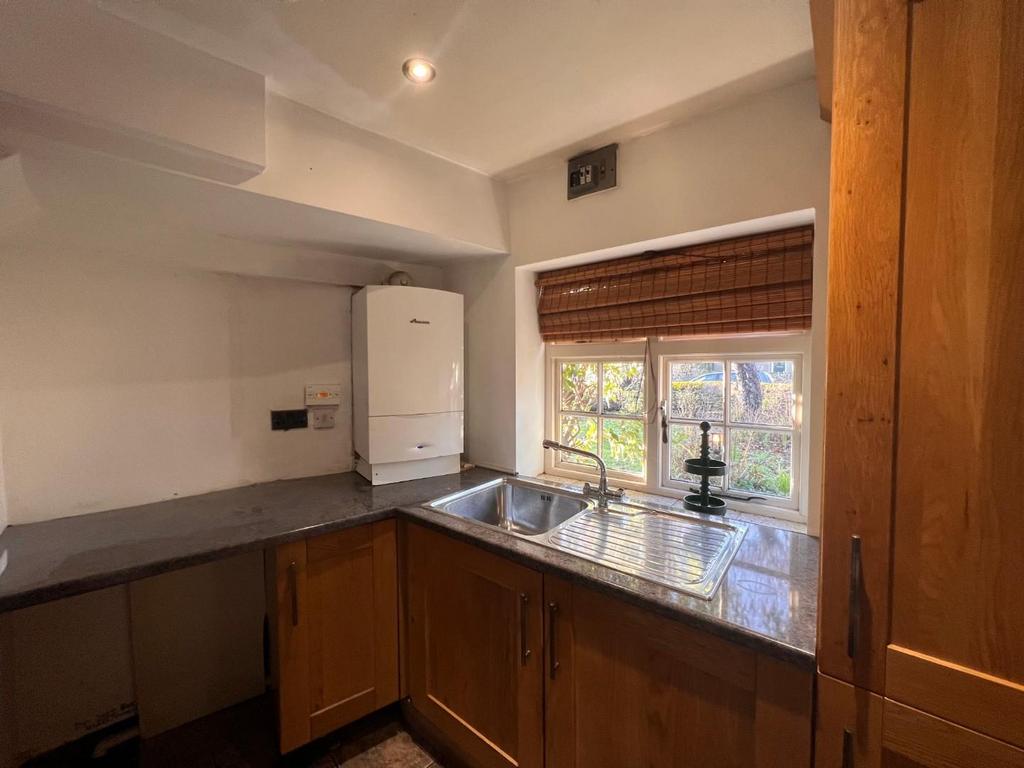 Utility room (1).jpg