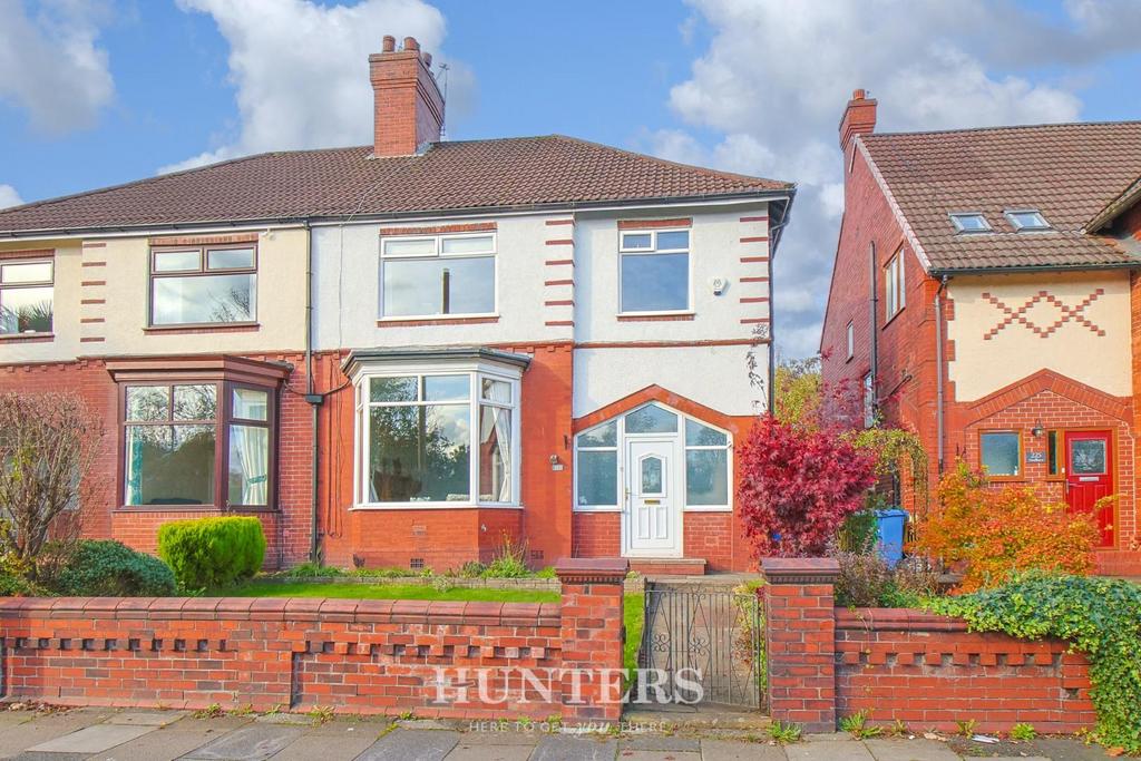 Rochdale Road, Middleton M24 3 bed semidetached house for sale £320,000