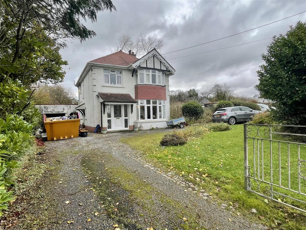 Black Lion Road, Gorslas, Llanelli 3 bed detached house for sale £299,950