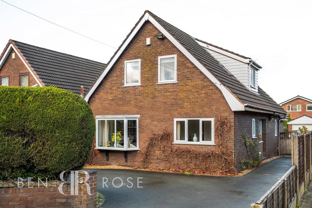 Balshaw Lane, Euxton, Chorley 3 bed detached house for sale £324,995