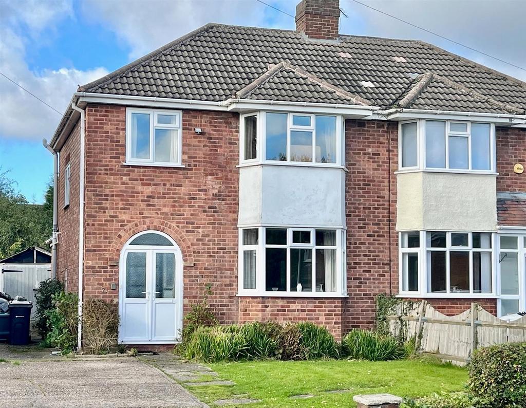 Springfield Crescent, Walmley, Sutton... 3 bed semidetached house for
