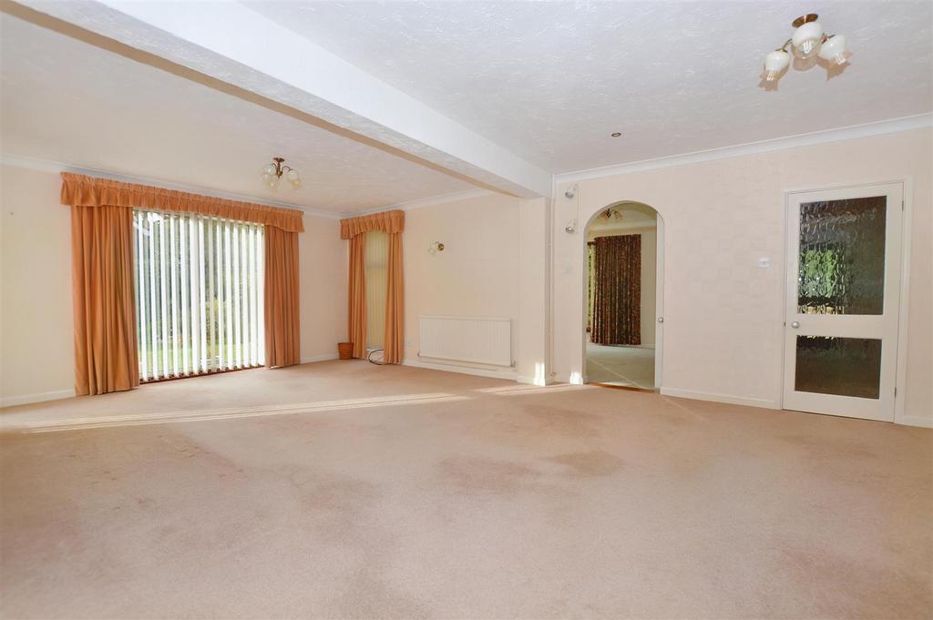 Sandy Lane, Aylmerton, Norwich 3 bed detached bungalow for sale £525,000