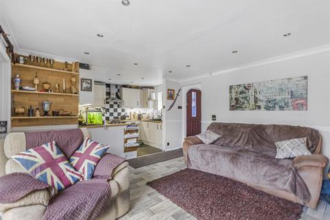 1 bedroom semi-detached bungalow for sale - Netherfield Court, Stanstead Abbotts