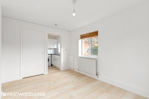 27 Galloway Close, Broxbourne, EN10 6BU