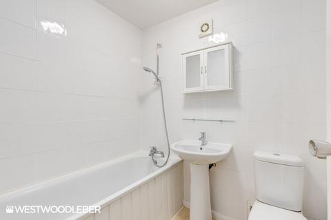 27 Galloway Close, Broxbourne, EN10 6BU