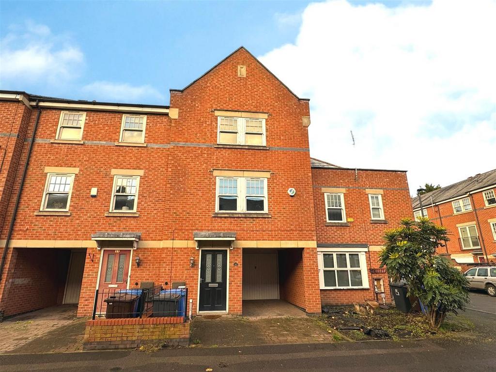 Roman Road, Derby DE1 3 bed townhouse £215,000