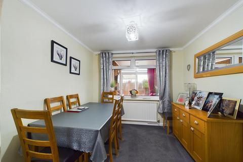 3 bedroom semi-detached house for sale - Denbigh Close, Wrexham