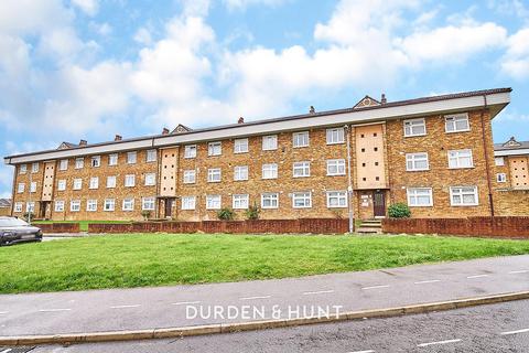 1 bedroom apartment for sale - Knights Way, Hainault, IG6