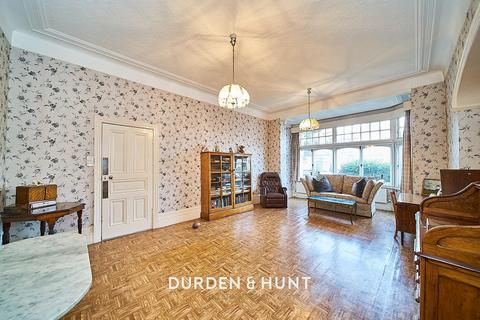 5 bedroom detached house for sale, Kings Avenue, Woodford Green, IG8