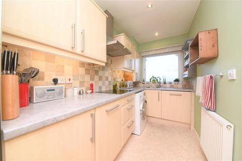 2 bedroom maisonette to rent - Brownswell Road, East Finchley, N2