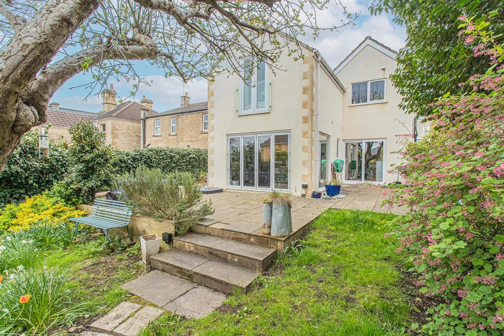 Lypiatt Road, Corsham 4 bed detached house £550,000