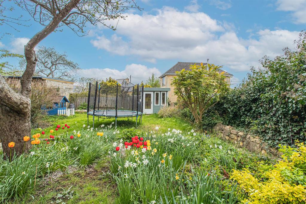 Lypiatt Road, Corsham 4 bed detached house £550,000