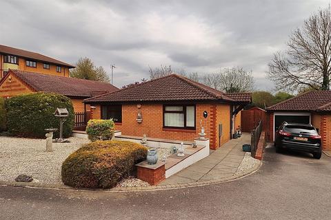 2 bedroom detached bungalow for sale, Wootton Brook Close, Northampton