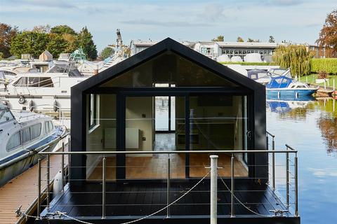 1 bedroom houseboat for sale, Bates Wharf, Chertsey, KT16