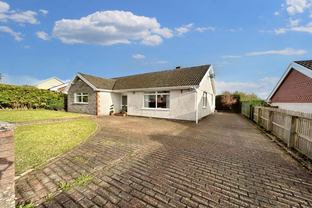 Stonebridge Road, Rassau, Ebbw Vale, NP23 3 bed bungalow for sale £295,000