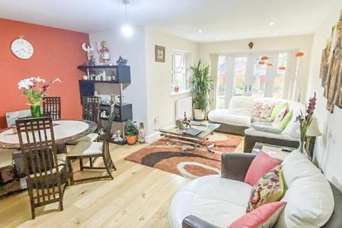 4 bedroom semi-detached house to rent - The Loxleys, Birmingham