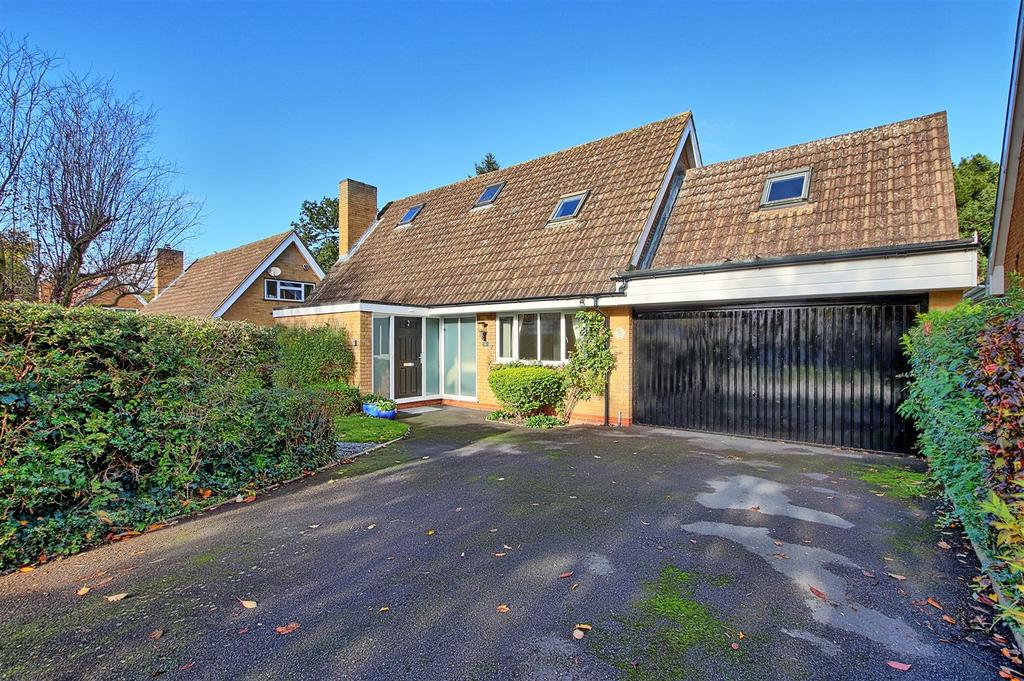 Woodlands, St. Neots 5 bed detached house for sale £650,000