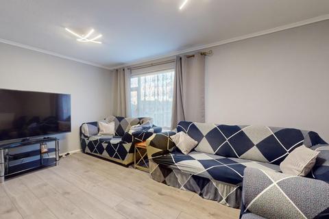 9 Larkfields, Northfleet, Gravesend, DA11 8PR