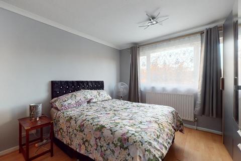 9 Larkfields, Northfleet, Gravesend, DA11 8PR