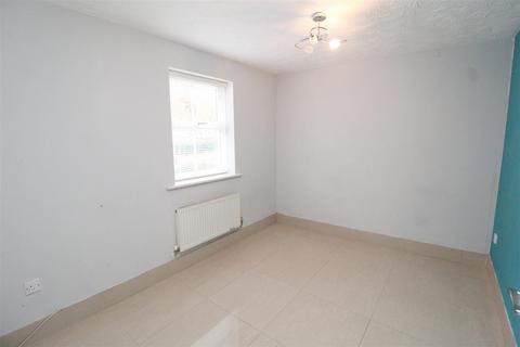 18 Allington Circle, Kingsmead, Milton Keynes, MK4 4EE