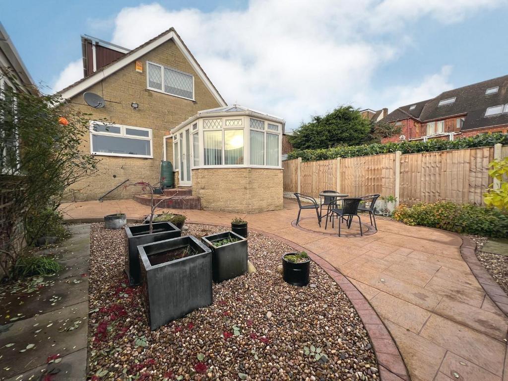 Highview Close, Hady, Chesterfield, S41 0DL 2 bed detached house for