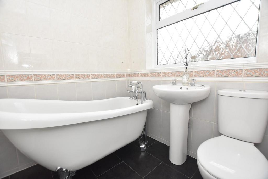 DOWNSTAIRS BATHROOM.jpg