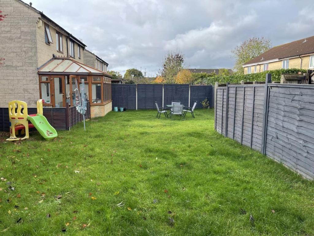 35 york close garden 10.jpg