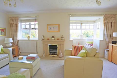 8 Caraway Close, Chard, TA20 1HP