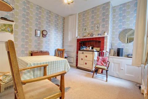 19 Esplanade, Hornsea, HU18 1NQ