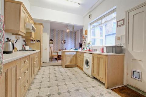 19 Esplanade, Hornsea, HU18 1NQ