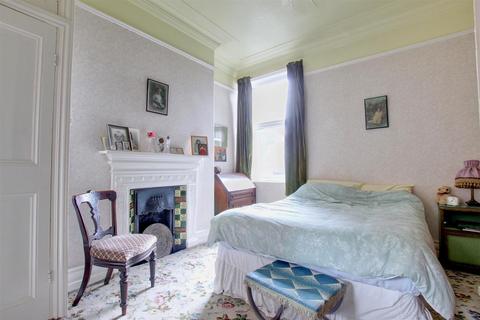 19 Esplanade, Hornsea, HU18 1NQ