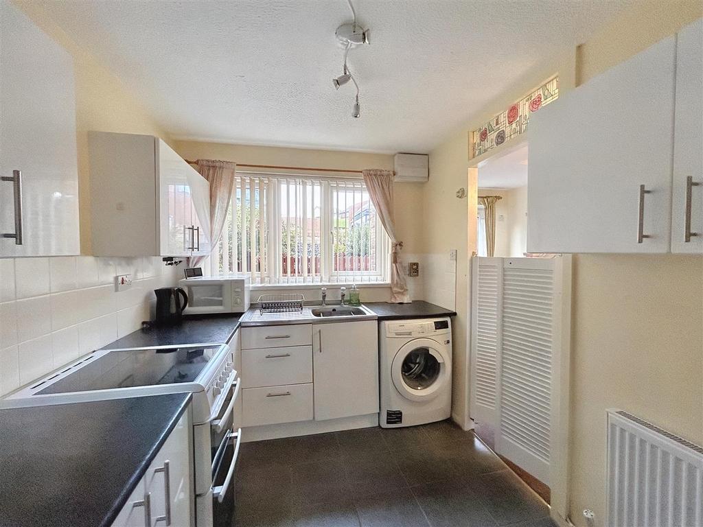 Kitchen 3.jpg