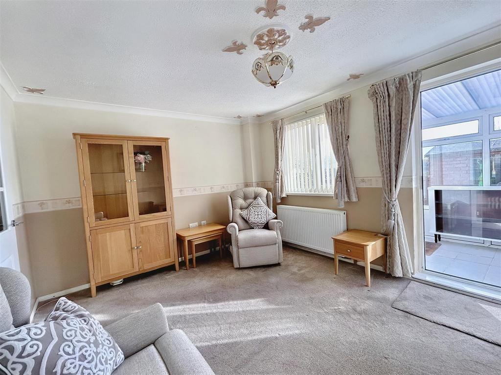 Living Room 2.jpg