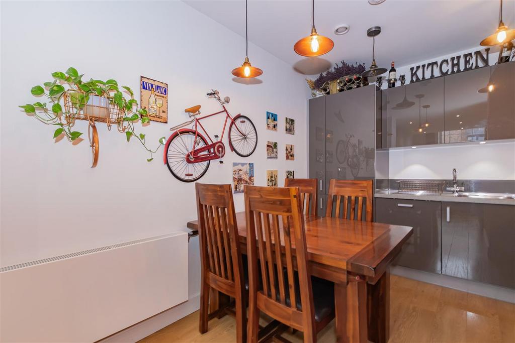 Open-Plan Lounge/Kitchen