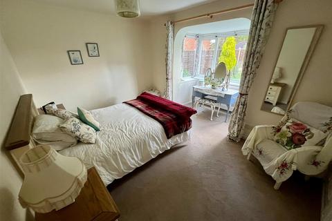 78 Cheswick Way, Cheswick Green, Solihull, B90 4HG