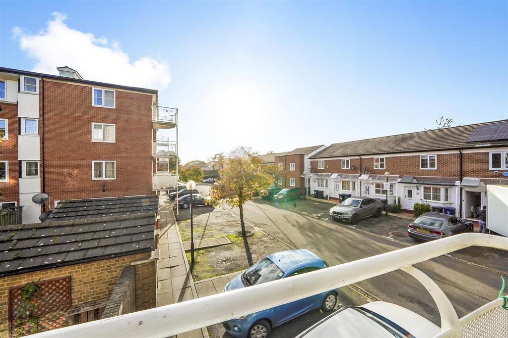 Flat 5, Lindholme Court - S2i3 Mkn BMVzm92 I10e Ku.jpg