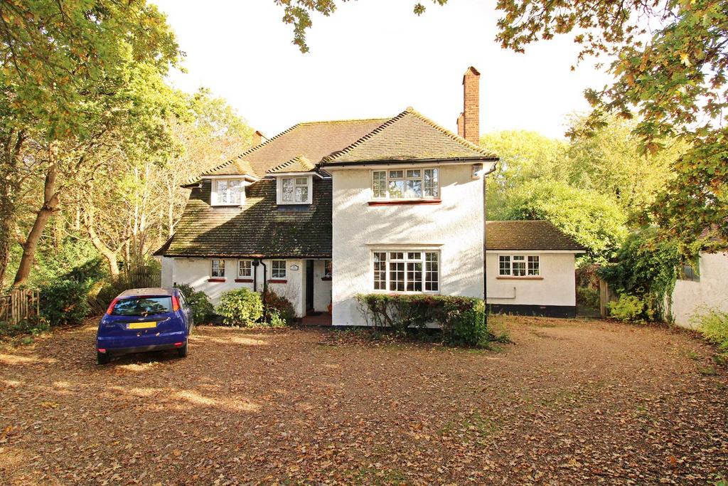 South Eden Park Road, Beckenham, BR3 5 bed detached house for sale £