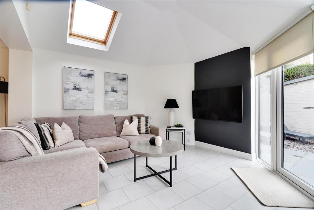 Maplewood Avenue, Hull 4 bed detached house for sale £339,500