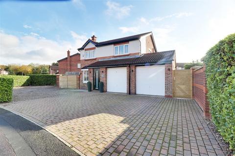 4 bedroom detached house for sale, Maplewood Avenue, Hull