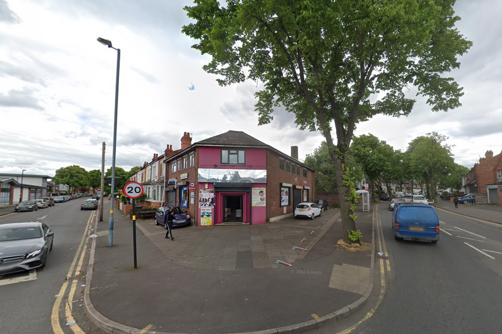 Belchers Ln 5 x Retail Units & 2 x 2 Bed Flats, Birmingham, B8 2 bed