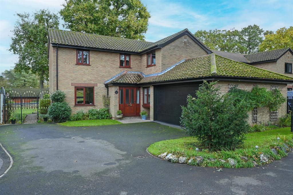Turner Close, Bradwell, Great Yarmouth 4 bed house for sale £475,000