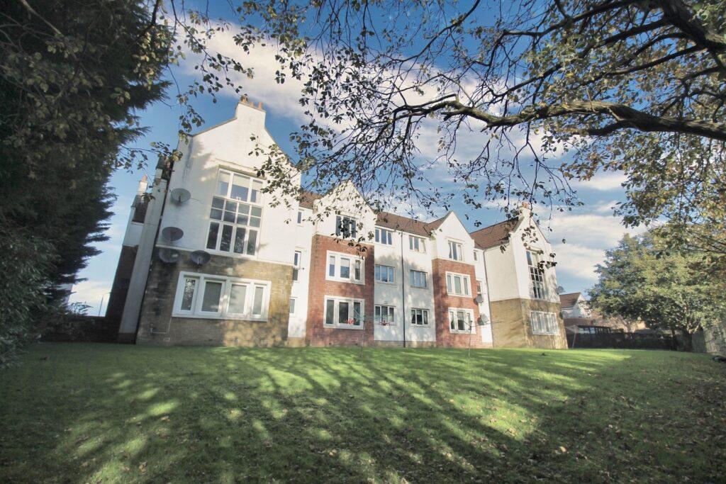 John Marshall Drive G64 2SW 2 bed flat for sale £120,000