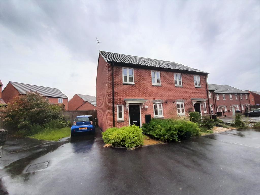 Fieldfare Close, Scraptoft, Leicester, LE9 2 bed house for sale £105,000