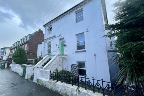 2 bedroom flat to rent, Longstone Road, Eastbourne BN21